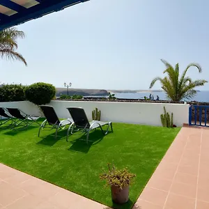 https://villa-vista-mar-playa-blanca-lanzarote.in-canary-islands.com